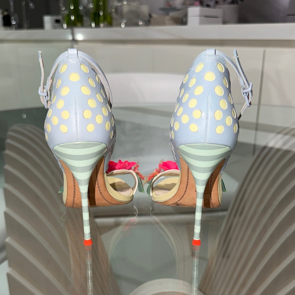 Stylish Polka Dot Heels with Floral Accents - Picture 3 of 5